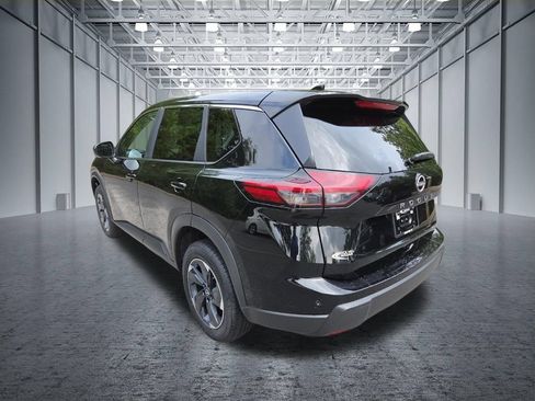 Certified 2025 Nissan Rogue SV FWD image 6