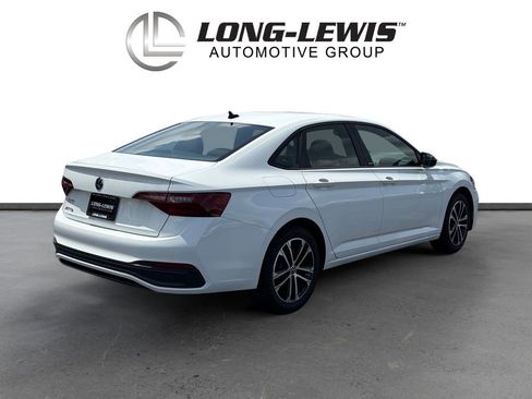 Certified 2024 Volkswagen Jetta Sport FWD image 7