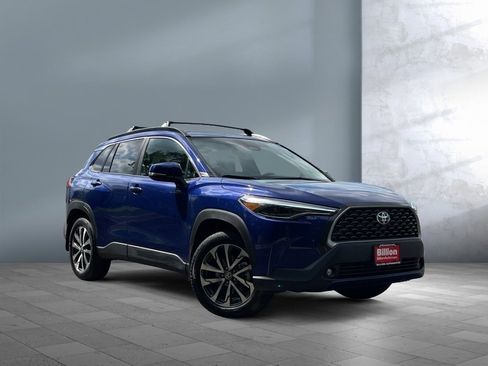 Certified 2023 Toyota Corolla Cross XLE image 8