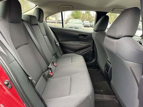 Used 2022 Toyota Corolla LE image 11