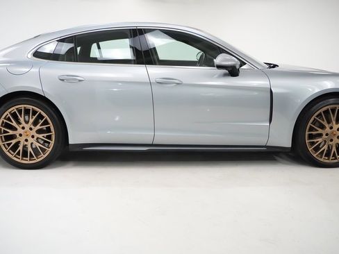 Certified 2024 Porsche Panamera 4 image 9