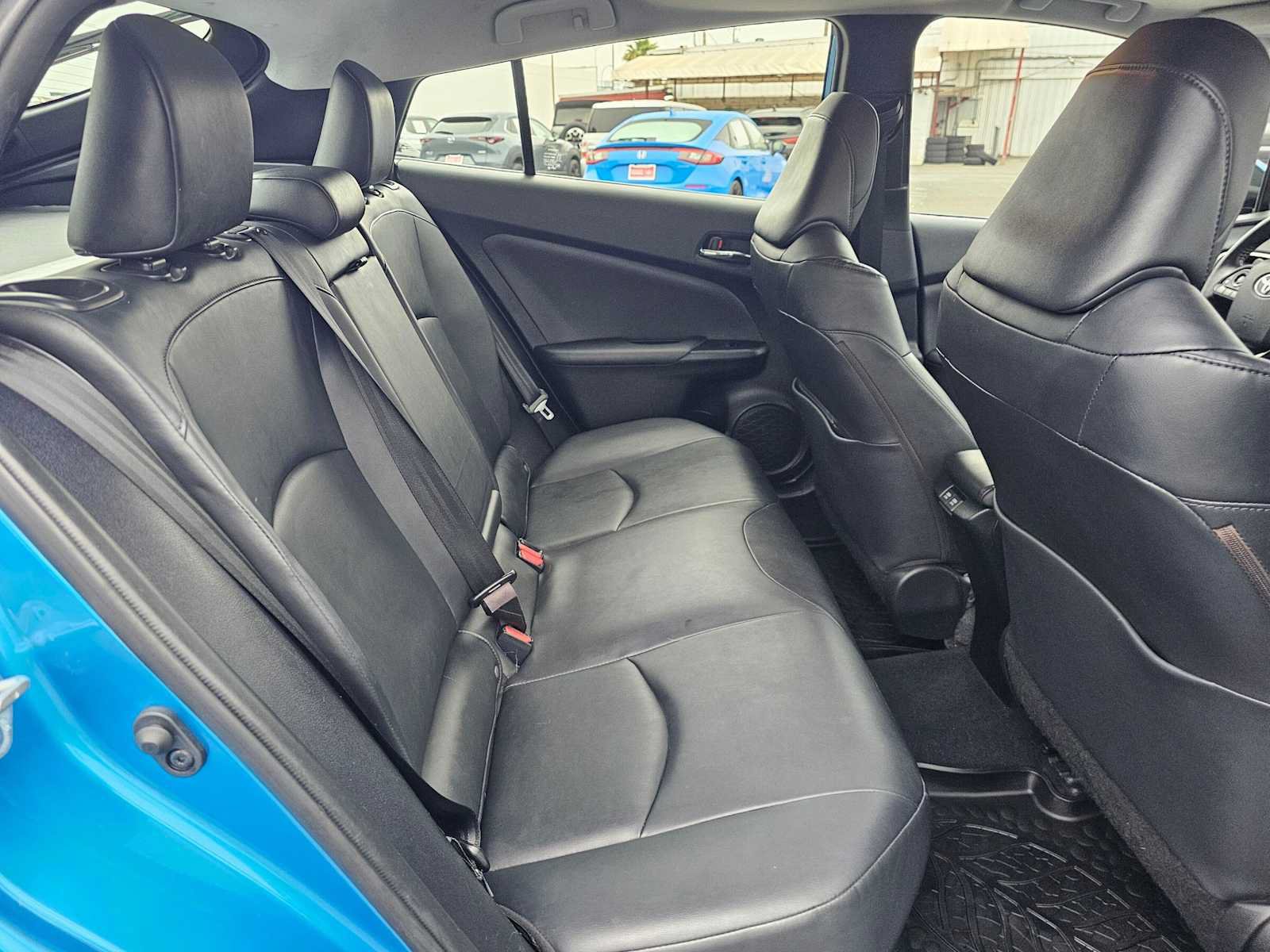 Used 2019 Toyota Prius XLE w/ Premium Convenience Package FWD image 12
