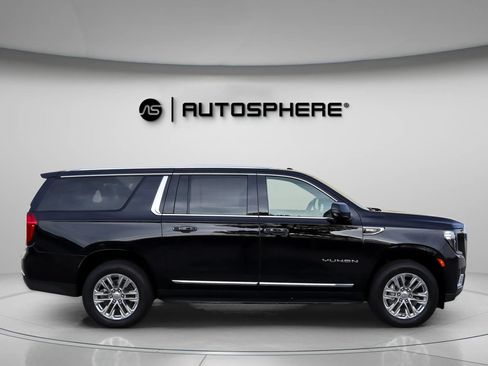 Used 2022 GMC Yukon XL SLT w/ SLT Premium Package AWD/4WD image 11