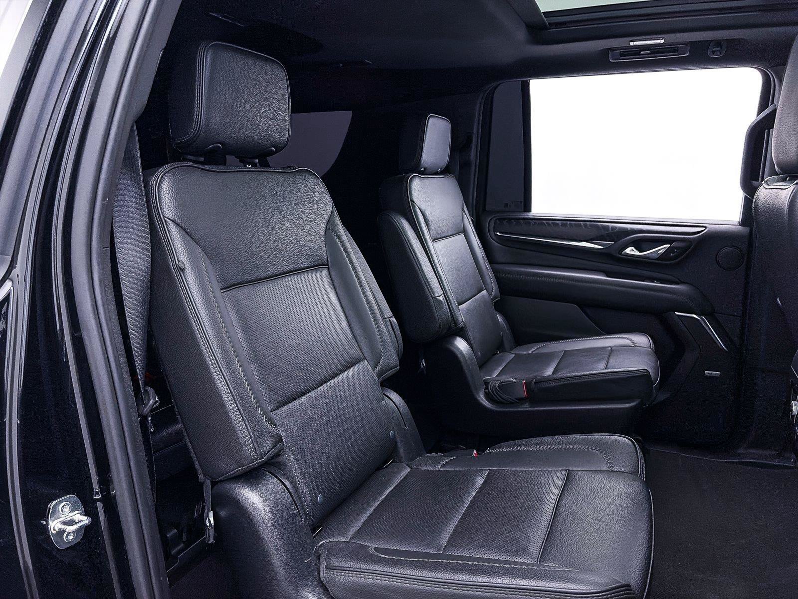 Used 2023 GMC Yukon XL Denali AWD/4WD image 38