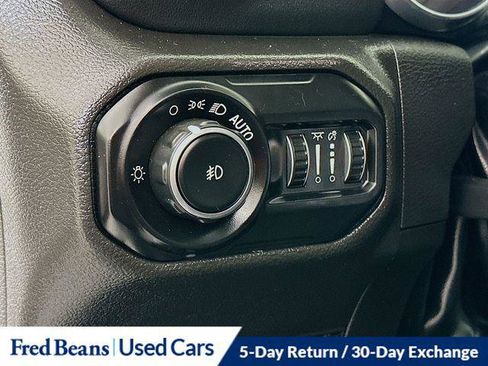 Certified 2022 Jeep Wrangler Unlimited Sahara AWD/4WD image 12