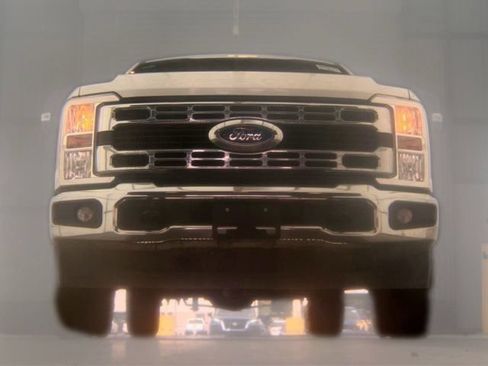Used 2024 Ford F250 XLT w/ FX4 Off-Road Package AWD/4WD image 8