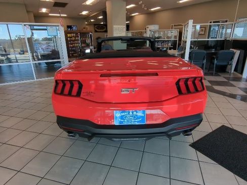 Used 2025 Ford Mustang GT Premium image 6