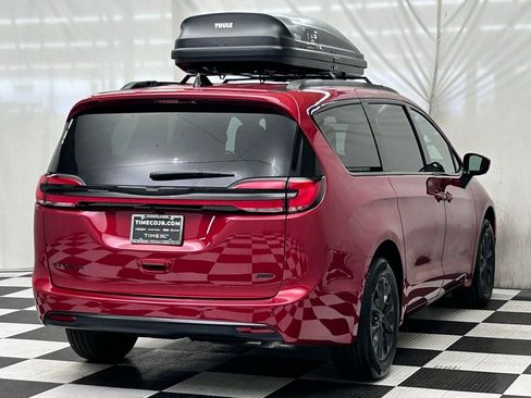 New 2026 Chrysler Pacifica Select AWD/4WD image 7