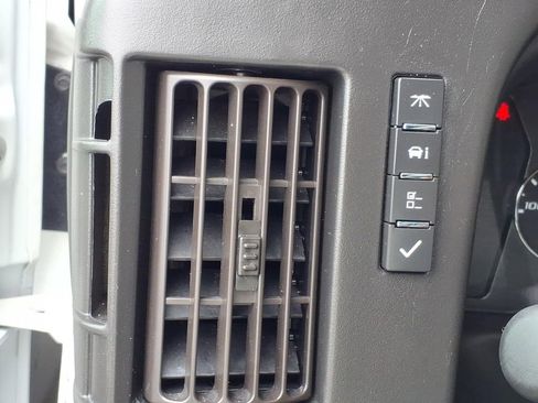 Used 2017 GMC Savana 2500 RWD image 5