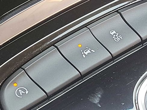 Used 2023 Buick Envision Essence FWD image 21