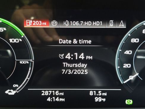 Used 2024 Audi e-tron GT Premium Plus w/ Performance Package image 31