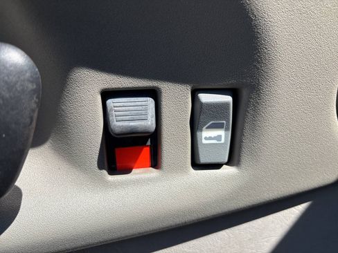 Used 1998 Chevrolet Astro AWD image 14