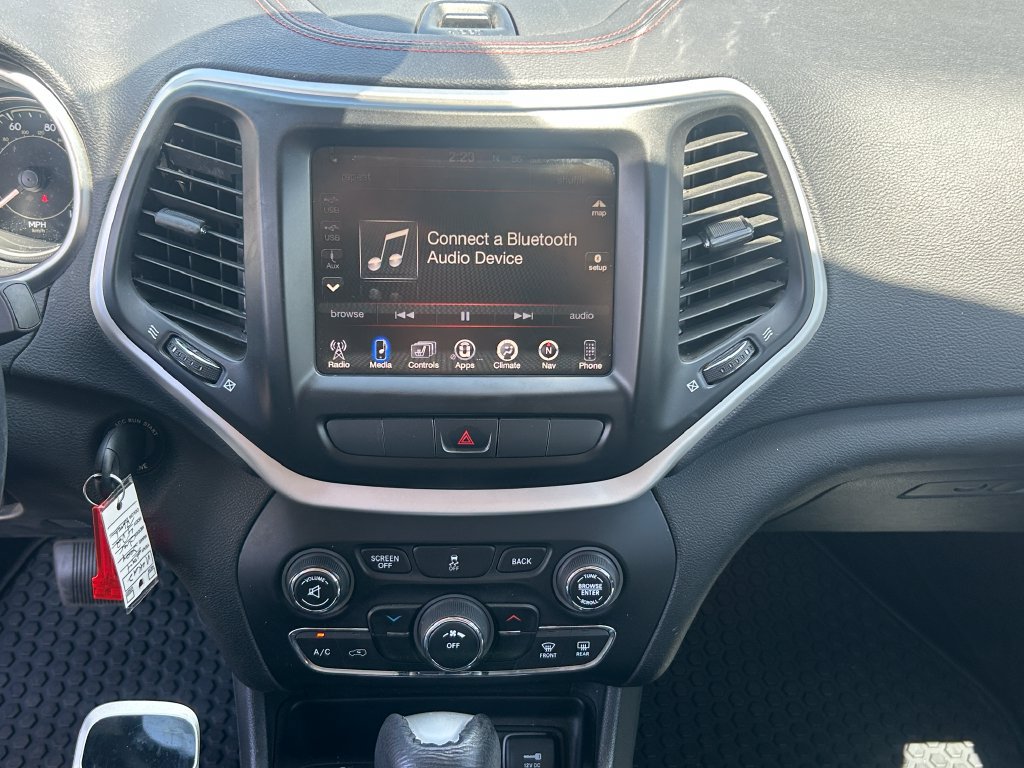 Used 2014 Jeep Cherokee Trailhawk w/ Leather Interior Group AWD/4WD image 15