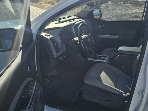 Used 2017 Chevrolet Colorado LT w/ LT Convenience Package AWD/4WD image 9