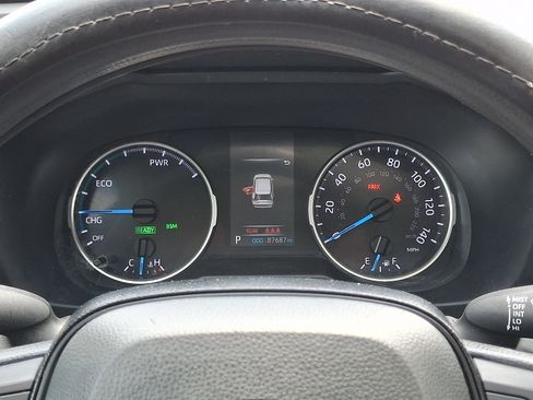 Used 2021 Toyota RAV4 XLE w/ Convenience Package AWD/4WD image 22