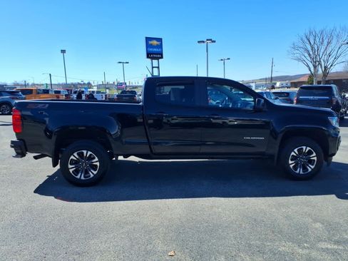 Used 2022 Chevrolet Colorado Z71 AWD/4WD image 3