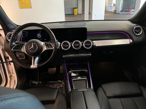Used 2025 Mercedes-Benz GLB 250 4MATIC image 35