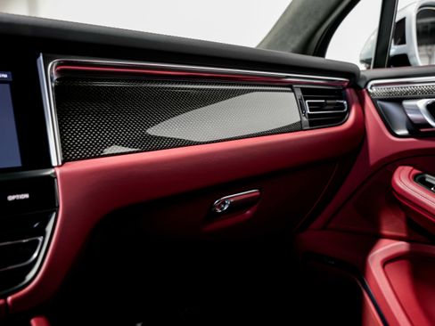 Used 2022 Porsche Macan GTS w/ Sport Chrono Package image 16