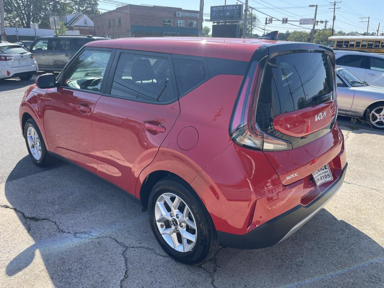 Used 2025 Kia Soul LX w/ LX Technology Package FWD image 12