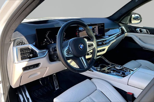 Used 2025 BMW X7 M60i w/ Executive Package AWD/4WD image 13