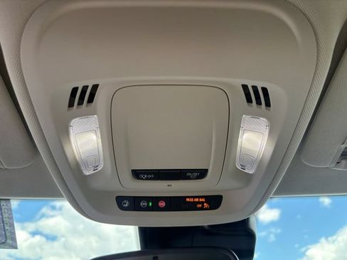 Used 2023 Buick Envision Essence FWD image 22