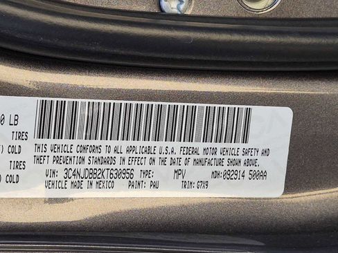 Used 2019 Jeep Compass Latitude AWD/4WD image 32