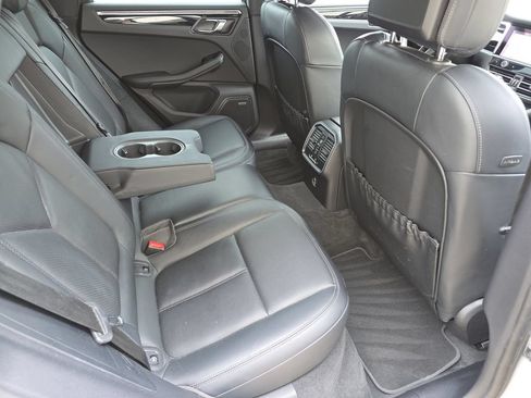 Used 2024 Porsche Macan AWD/4WD image 27