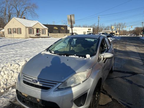 Used 2013 Ford Fiesta S image 2