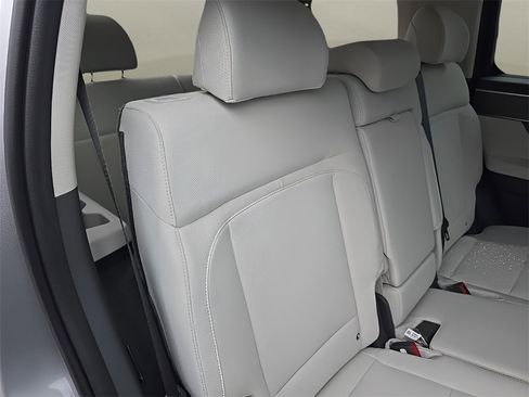 New 2026 Hyundai Santa Fe SE image 16