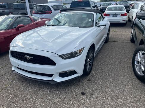 Used 2017 Ford Mustang Premium RWD image 4