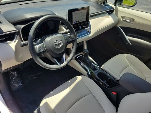Used 2024 Toyota Corolla Cross XLE w/ Convenience Package AWD/4WD image 22