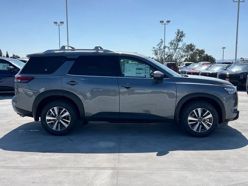 New 2026 Nissan Pathfinder SL FWD image 7