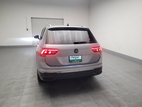 Used 2023 Volkswagen Tiguan SE FWD image 6