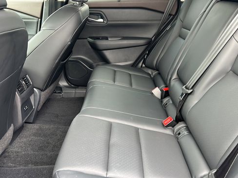 Used 2023 Nissan Rogue SV w/ SV Premium B Package image 18