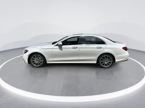 Used 2022 Mercedes-Benz E 350 Sedan image 5
