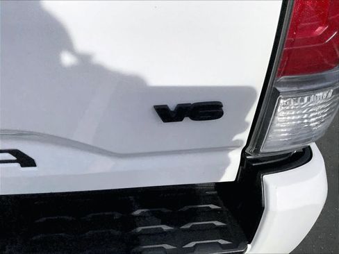 Used 2023 Toyota Tacoma TRD Sport w/ Black Out Package (TMS) image 11