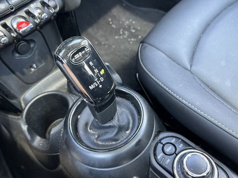 Used 2024 MINI Cooper 4-Door Hardtop FWD image 25