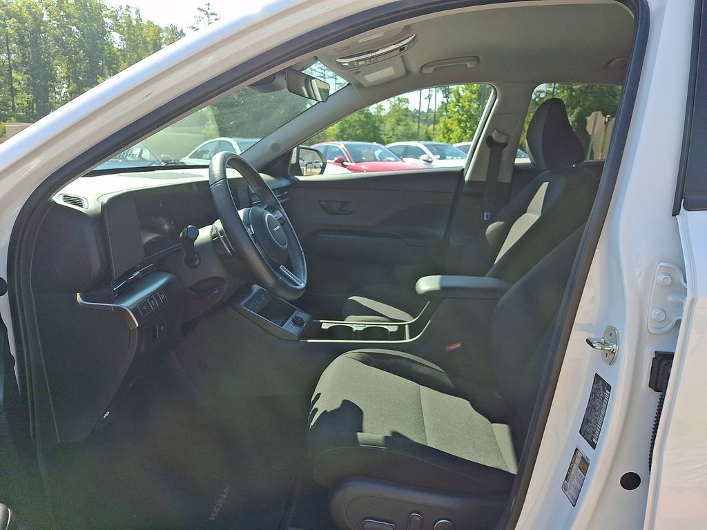 Used 2024 Hyundai Kona SEL w/ Convenience Package FWD image 13