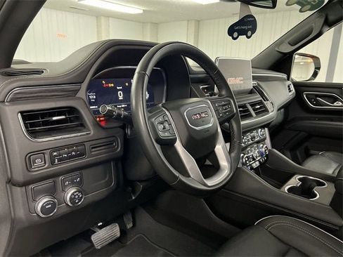 Used 2023 GMC Yukon SLT image 10