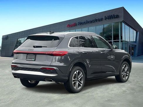 Certified 2025 Audi Q5 Premium Plus w/ Premium Plus AWD/4WD image 5
