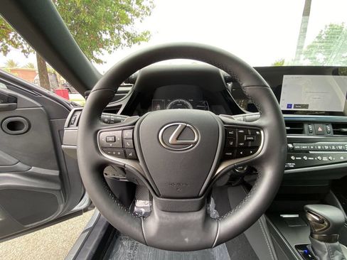 Used 2025 Lexus ES 350 FWD image 25