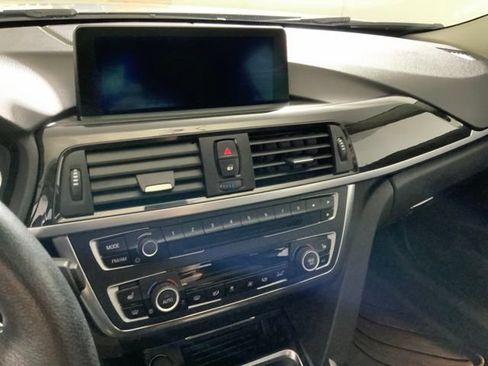 Used 2015 BMW 328i xDrive Wagon AWD/4WD image 18