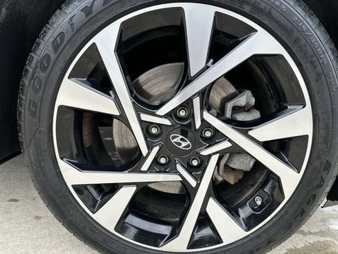 Used 2023 Hyundai Kona Limited AWD/4WD image 21