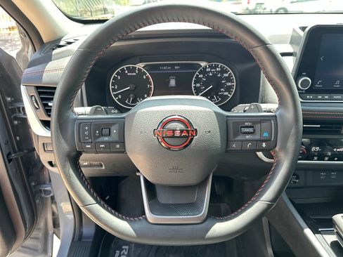 Used 2025 Nissan Rogue SV AWD/4WD image 22