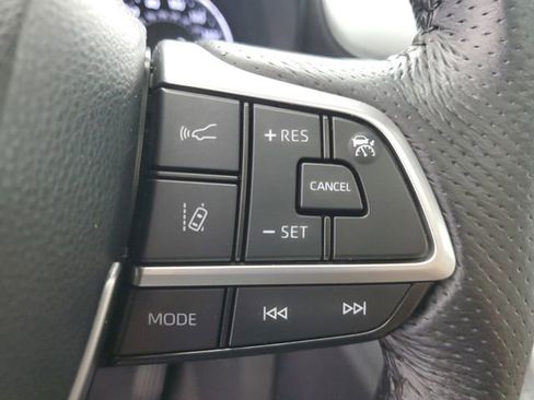 Used 2022 Toyota Sienna Limited image 26