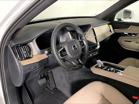 New 2026 Volvo XC90 B5 Core AWD/4WD image 4