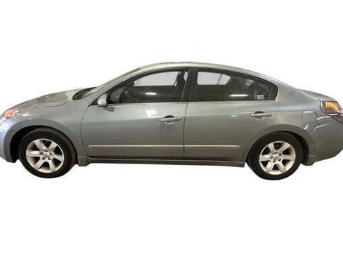 Used 2009 Nissan Altima 2.5 SL w/ SL Pkg FWD image 2