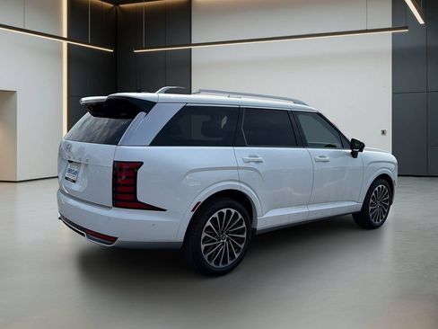 Used 2026 Hyundai Palisade Calligraphy FWD image 6