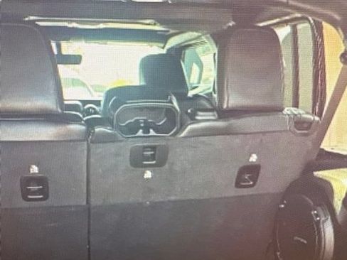 Used 2023 Jeep Wrangler Unlimited Sahara AWD/4WD image 3