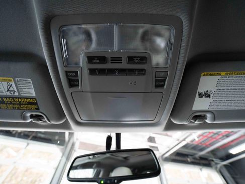 Used 2015 Toyota Highlander XLE image 18